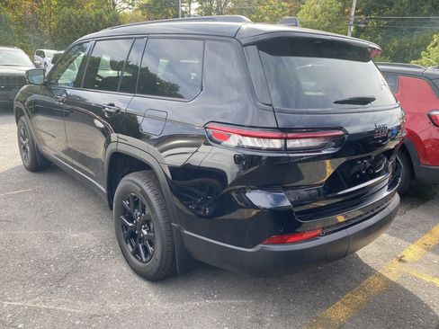 New 2025 Jeep Grand Cherokee L Laredo image 5