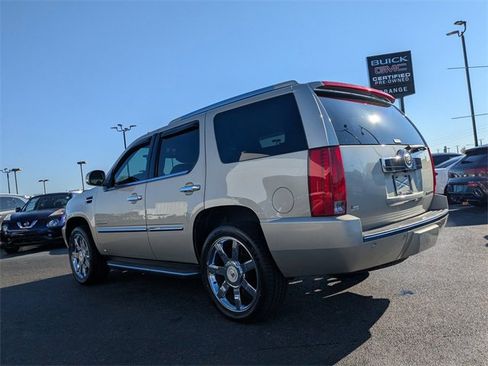 Used 2014 Cadillac Escalade Luxury image 6