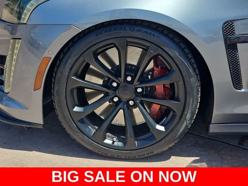 Used 2019 Cadillac CTS V w/ Luxury Package RWD image 36