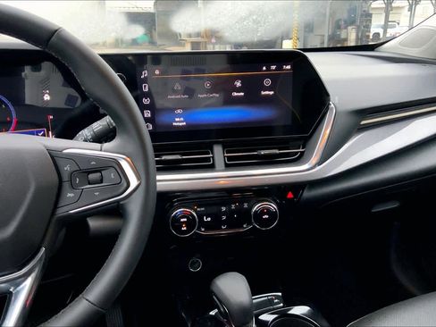 Used 2025 Chevrolet Trax ACTIV w/ Driver Confidence Package FWD image 6