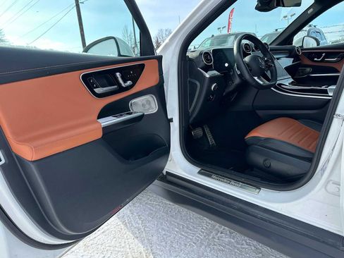 Used 2024 Mercedes-Benz GLC 300 GLC 300 image 19