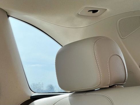 Used 2022 Mercedes-Benz GLC 300 4MATIC image 13