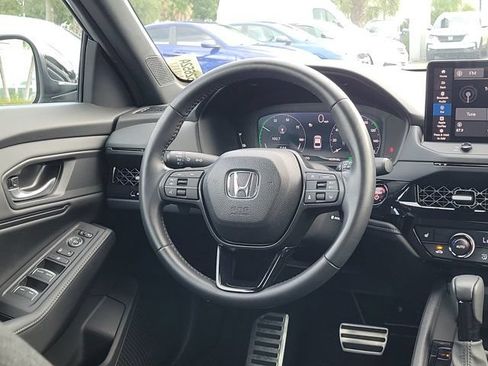 Used 2025 Honda Accord Sport image 3