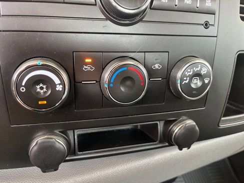 Used 2009 Chevrolet Silverado 1500 W/T w/ LS Package image 18