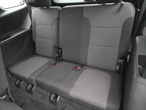 Used 2023 Chevrolet Traverse LT FWD image 15