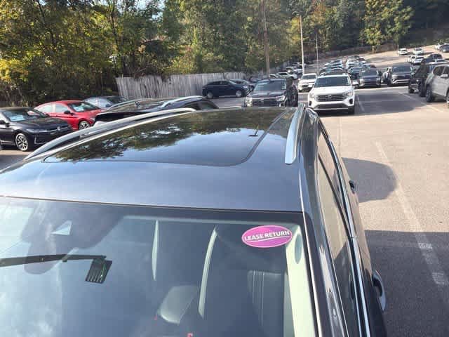 Used 2023 Volkswagen Tiguan SE w/ Panoramic Sunroof Package AWD/4WD image 10