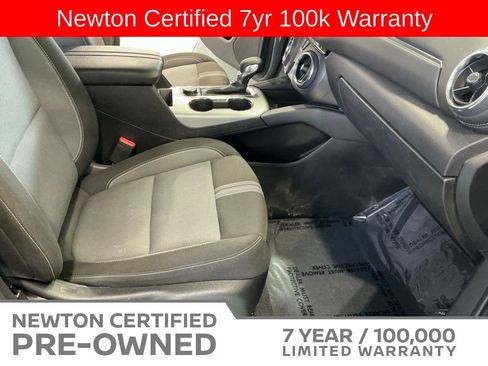 Used 2025 Chevrolet Blazer LT FWD image 10