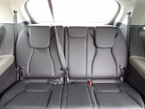 Used 2026 Kia Carnival LXS FWD image 28