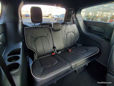 New 2026 Chrysler Pacifica Limited w/ S Appearance Package image 55