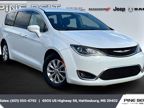 Used 2019 Chrysler Pacifica Touring Plus image 1