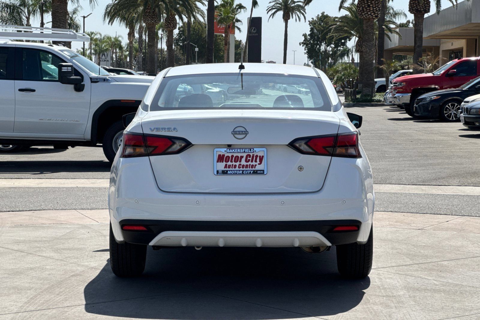 Used 2025 Nissan Versa S FWD image 5