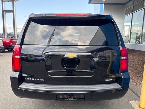 Used 2018 Chevrolet Suburban LT AWD/4WD image 7