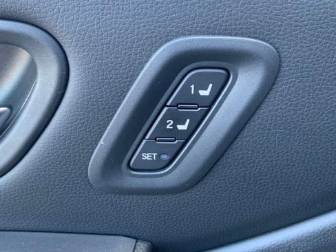 Used 2024 Honda Pilot EX-L image 8