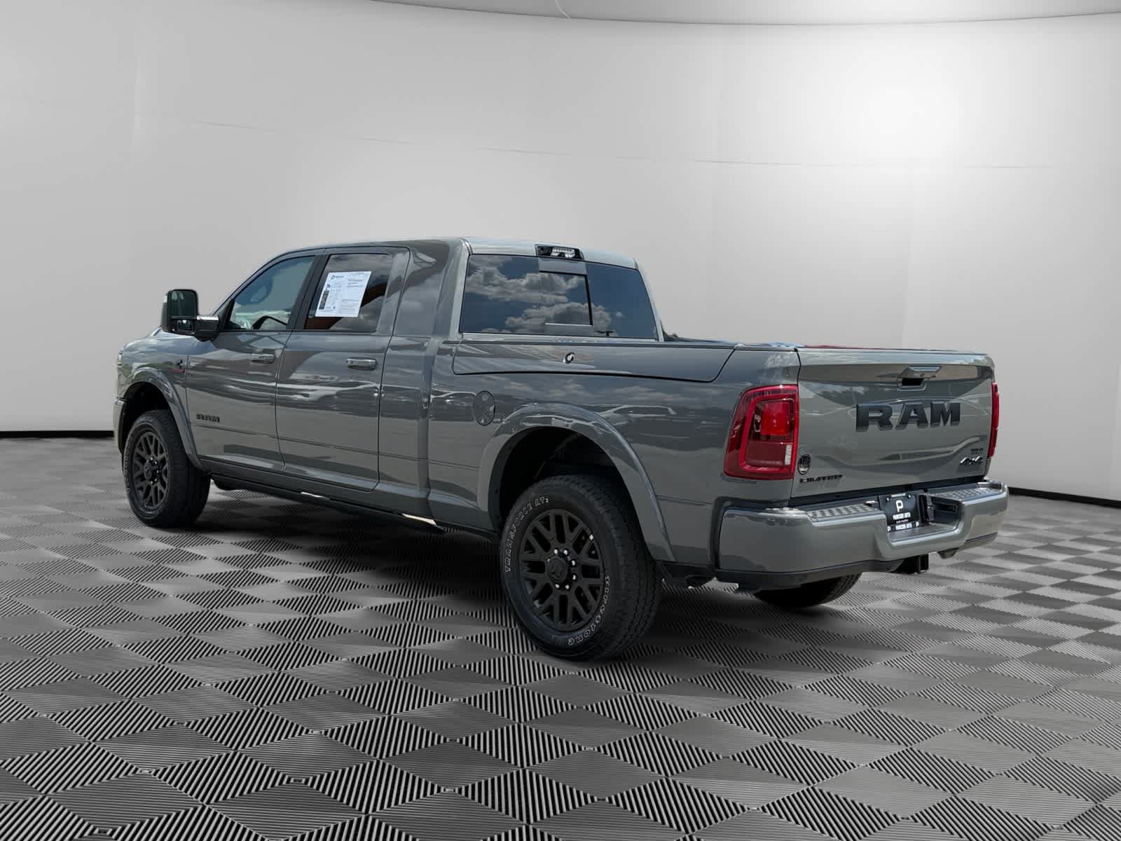 Used 2026 RAM 2500 Limited AWD/4WD image 3