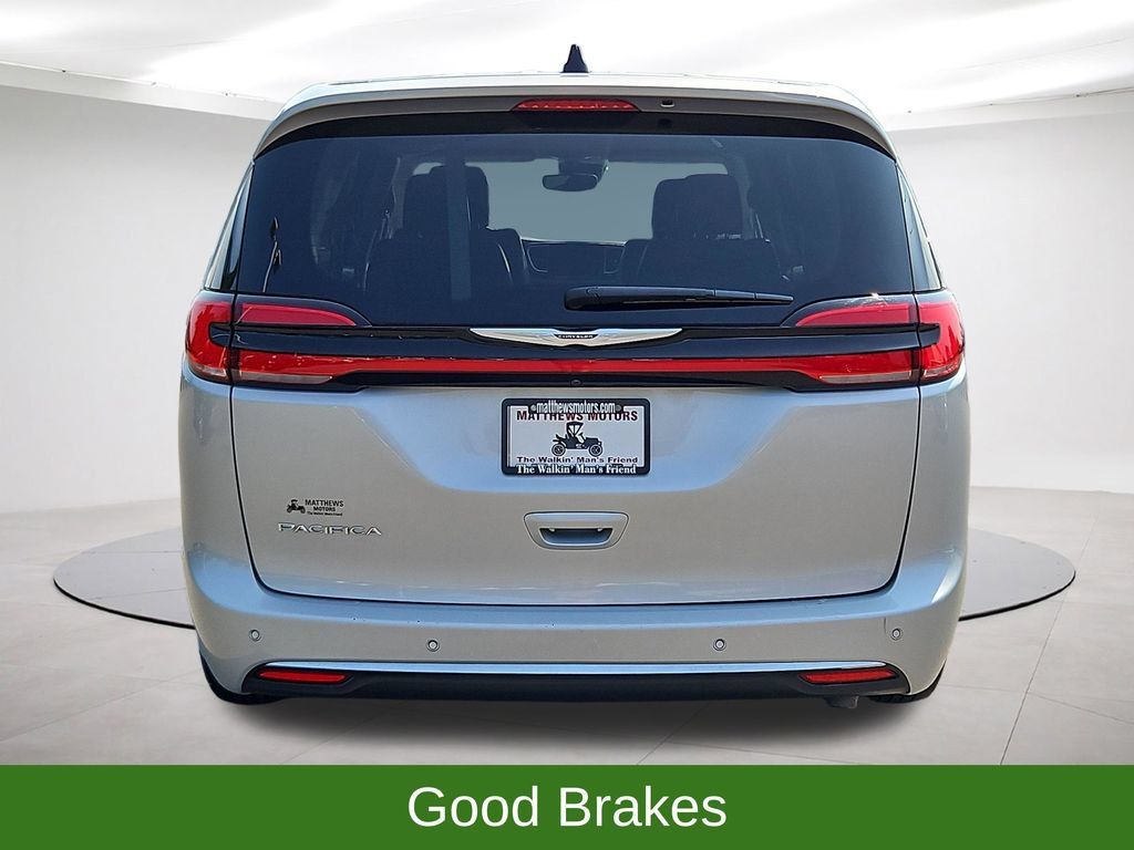 Used 2024 Chrysler Pacifica Touring-L FWD image 6