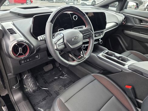 Used 2025 Chevrolet Equinox EV RS image 2