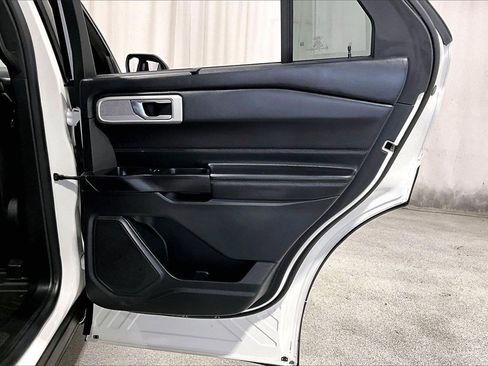 Used 2020 Ford Explorer Platinum image 22