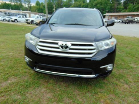 Used 2012 Toyota Highlander SE w/ Tow Pkg AWD/4WD image 13