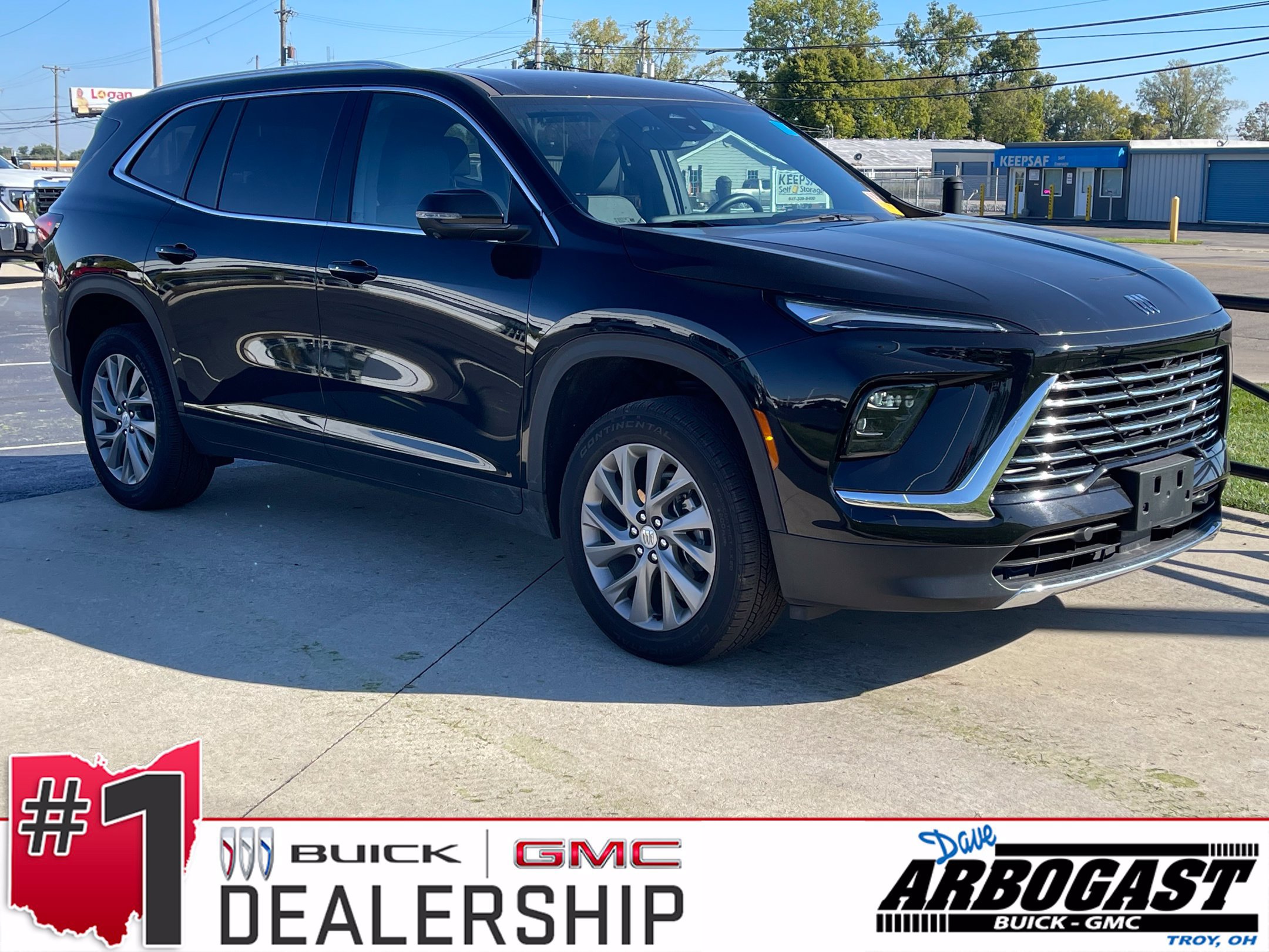 Used 2025 Buick Enclave Preferred FWD image 1