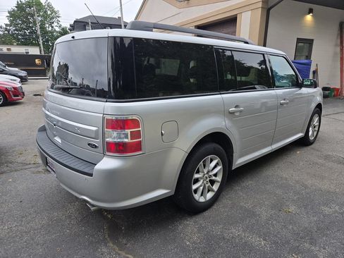 Used 2019 Ford Flex SE FWD image 3