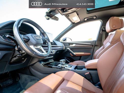 Used 2023 Audi Q5 2.0T Premium w/ Convenience Package AWD/4WD image 4