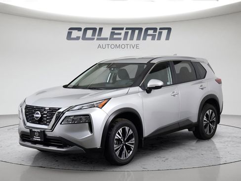 Used 2023 Nissan Rogue SV image 1