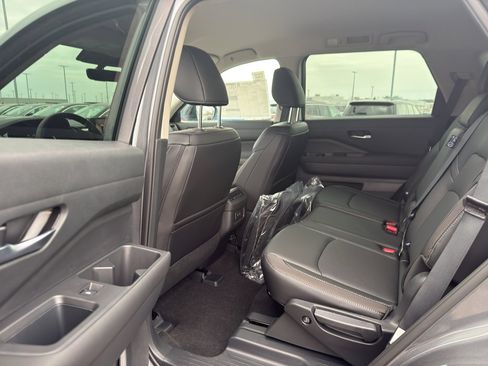 New 2026 Nissan Pathfinder SL image 27