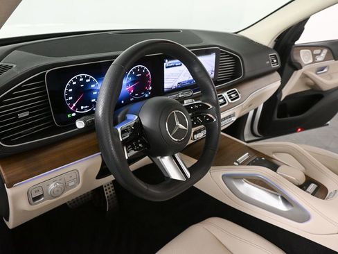 Certified 2024 Mercedes-Benz GLS 450 4MATIC image 6
