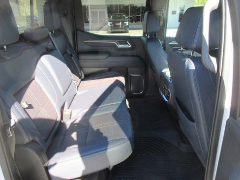 Used 2022 Chevrolet Silverado 1500 High Country w/ Technology Package image 9