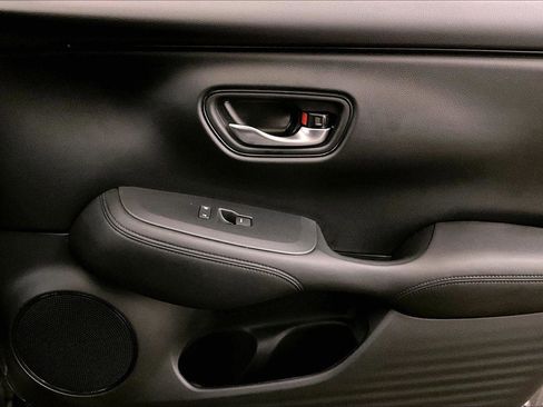 Used 2025 Honda HR-V LX image 23