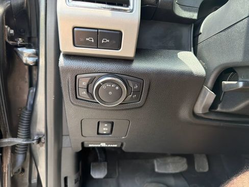 Used 2017 Ford F350 Lariat w/ Chrome Package AWD/4WD image 32