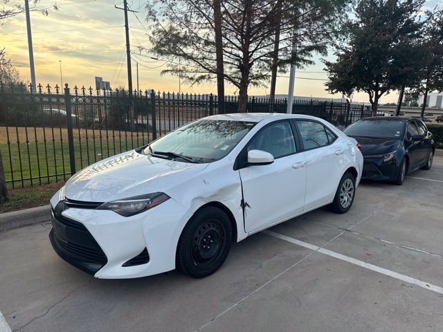 Used 2018 Toyota Corolla LE FWD image 1