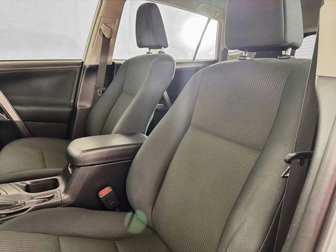 Used 2016 Toyota RAV4 LE FWD image 30