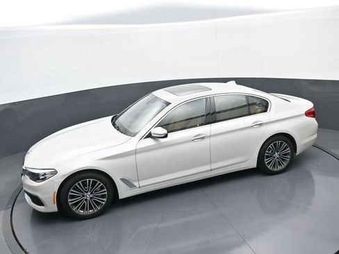 Used 2018 BMW 530i xDrive AWD/4WD image 32