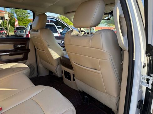 Used 2015 RAM 1500 Laramie AWD/4WD image 23
