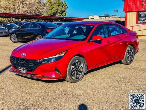 Used 2023 Hyundai Elantra SEL w/ Convenience Package image 4