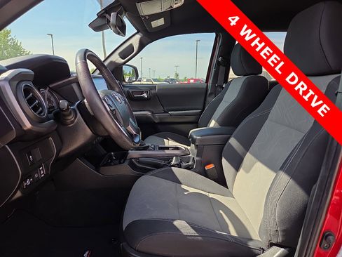 Used 2023 Toyota Tacoma TRD Sport w/ Technology Package AWD/4WD image 15