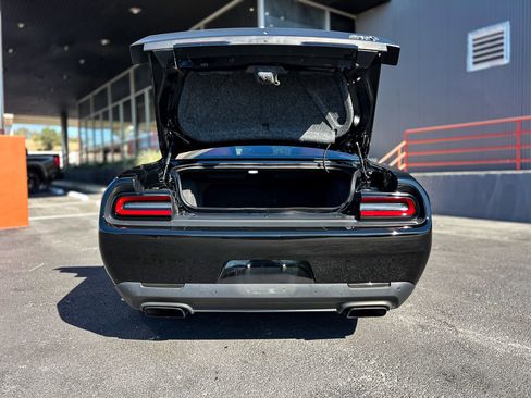 Used 2020 Dodge Challenger SRT Hellcat image 8