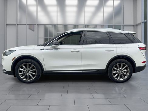 Used 2022 Lincoln Corsair AWD w/ Premium Package image 4