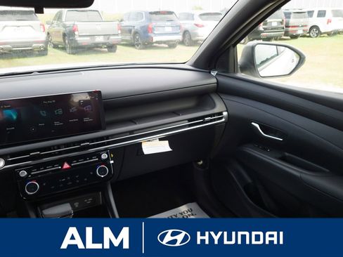New 2025 Hyundai Santa Cruz SEL image 16