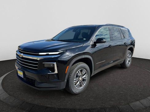 Used 2026 Chevrolet Traverse LT AWD/4WD image 2