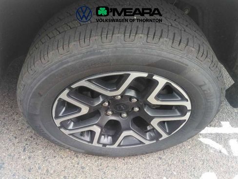 Used 2025 RAM 1500 Laramie AWD/4WD image 6