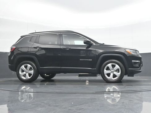 Used 2019 Jeep Compass Latitude AWD/4WD image 31