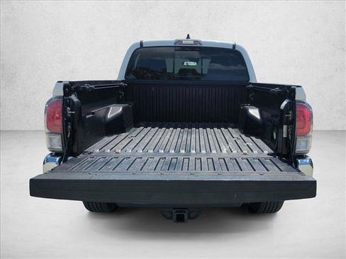 Certified 2020 Toyota Tacoma TRD Off-Road AWD/4WD image 6