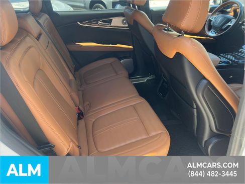 Used 2023 Lincoln Nautilus Black Label w/ Class II Trailer Tow Package AWD/4WD image 18