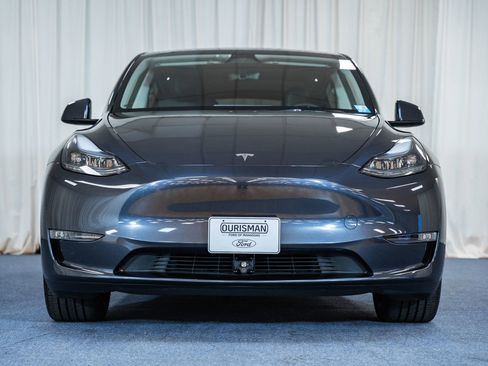 Used 2024 Tesla Model Y Long Range image 2