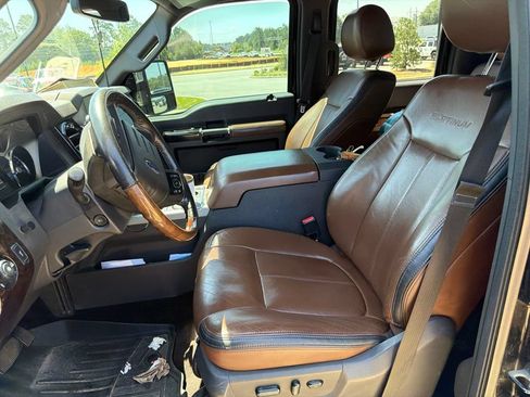 Used 2014 Ford F250 Platinum AWD/4WD image 2