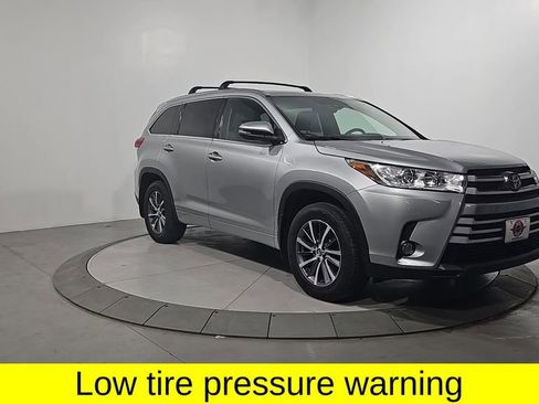 Used 2017 Toyota Highlander XLE image 7