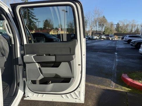 Used 2023 Ford F150 XLT w/ Trailer Tow Package image 23