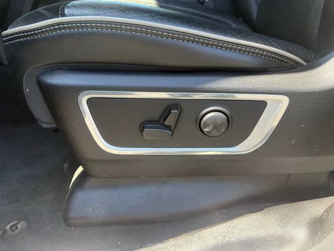 Used 2023 RAM 1500 Laramie AWD/4WD image 18